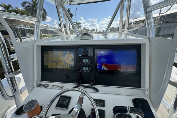 Line Holder 36ft Invincible Yacht For Sale