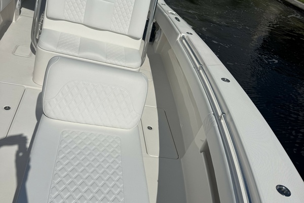 Line Holder 36ft Invincible Yacht For Sale