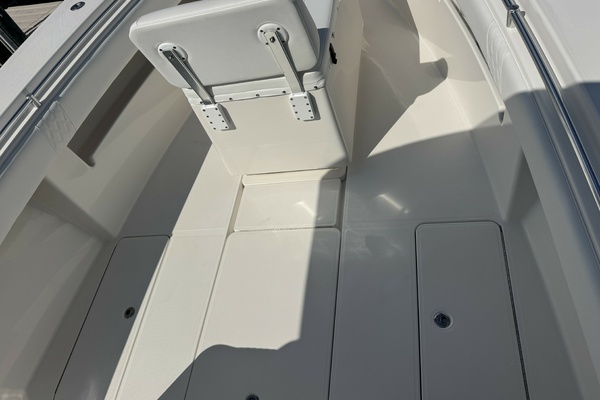 Line Holder 36ft Invincible Yacht For Sale