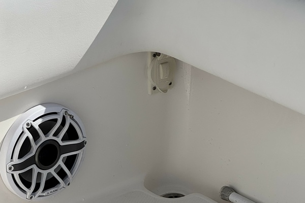 Line Holder 36ft Invincible Yacht For Sale