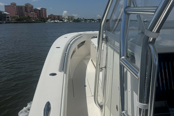 Line Holder 36ft Invincible Yacht For Sale