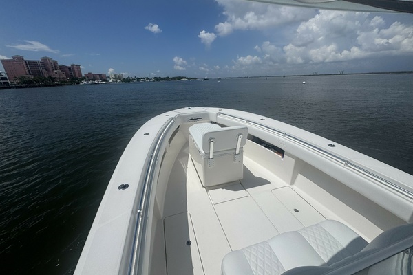 Line Holder 36ft Invincible Yacht For Sale
