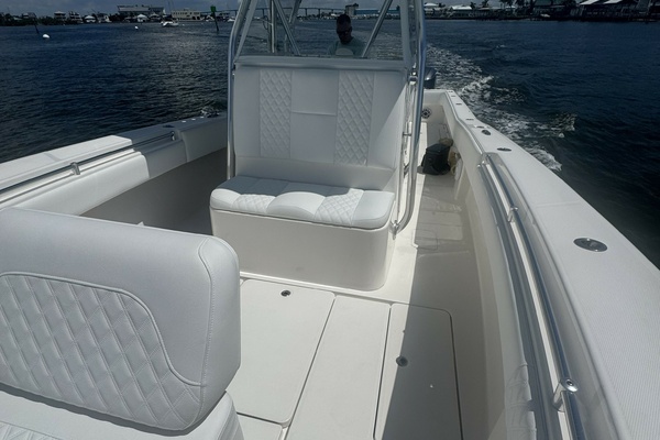 Line Holder 36ft Invincible Yacht For Sale