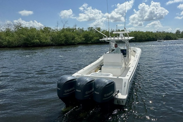Line Holder 36ft Invincible Yacht For Sale