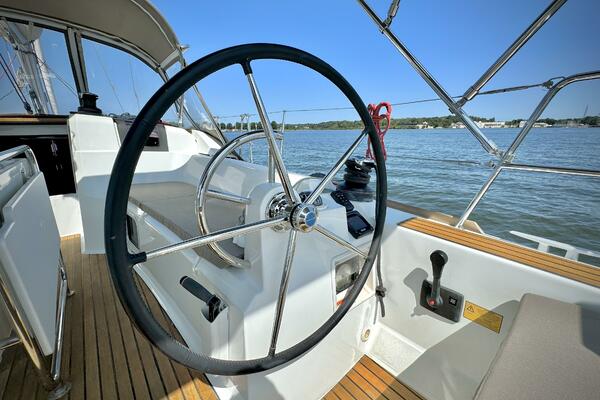 Polaris 37ft Jeanneau Yacht For Sale