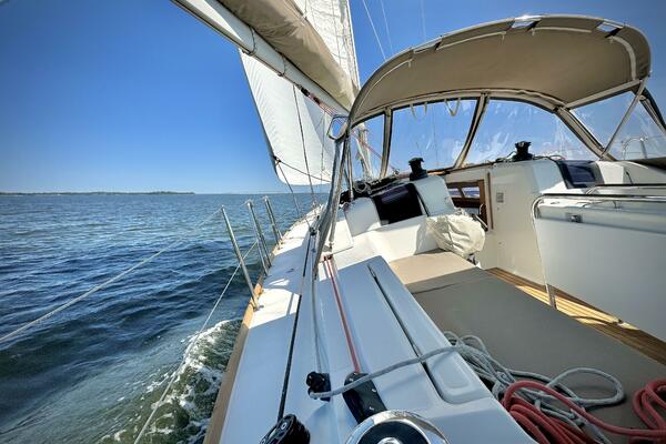 Polaris 37ft Jeanneau Yacht For Sale