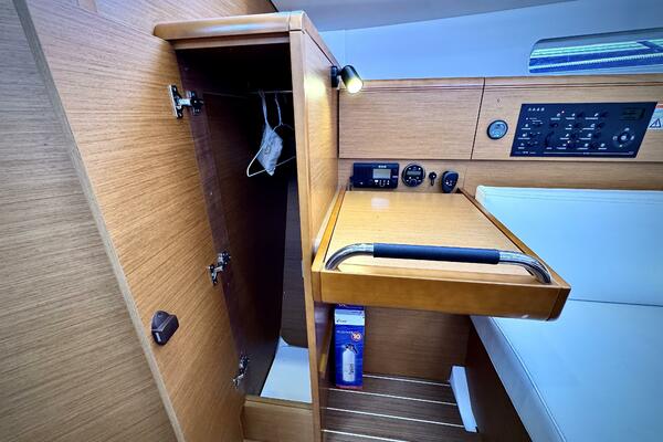 Polaris 37ft Jeanneau Yacht For Sale