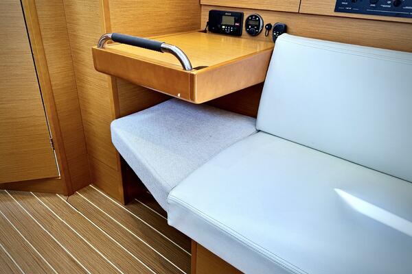 Polaris 37ft Jeanneau Yacht For Sale