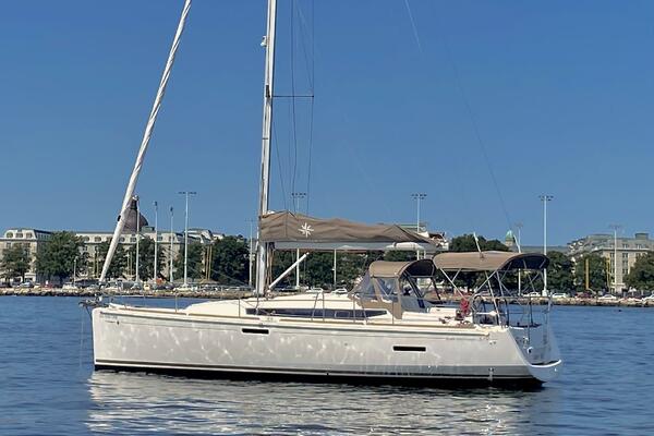 Polaris 37ft Jeanneau Yacht For Sale