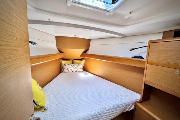 Polaris 37ft Jeanneau Yacht For Sale