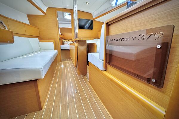 Polaris 37ft Jeanneau Yacht For Sale