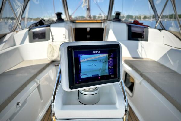 Polaris 37ft Jeanneau Yacht For Sale