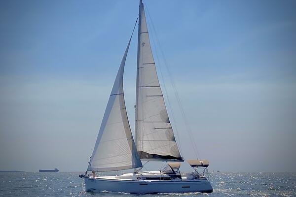 Polaris 37ft Jeanneau Yacht For Sale