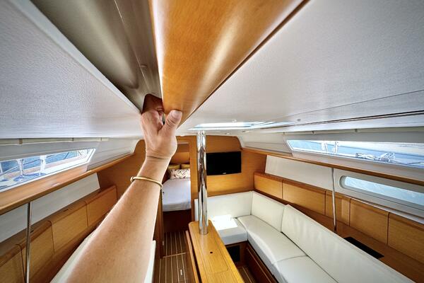 Polaris 37ft Jeanneau Yacht For Sale