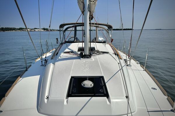 Polaris 37ft Jeanneau Yacht For Sale