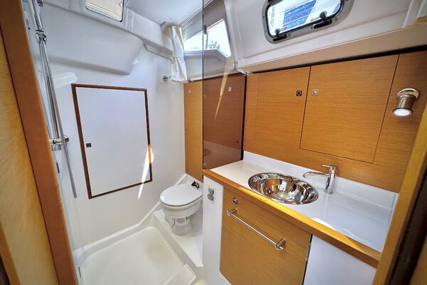 Polaris 37ft Jeanneau Yacht For Sale