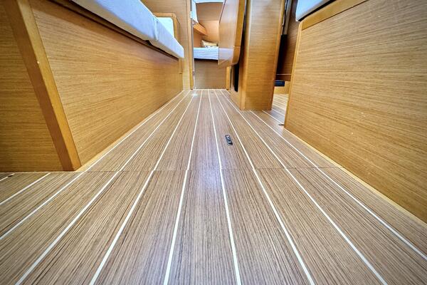 Polaris 37ft Jeanneau Yacht For Sale