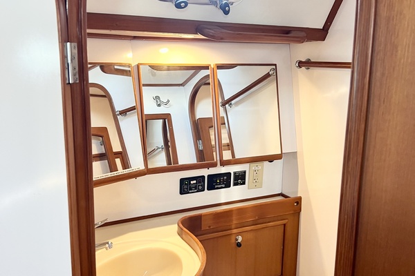 54ft Hylas Yacht For Sale