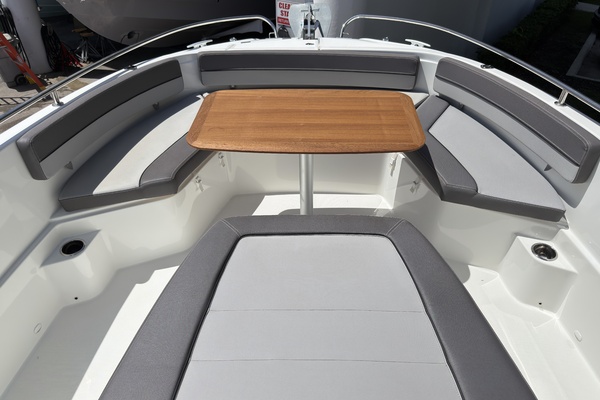29ft Jeanneau Yacht For Sale