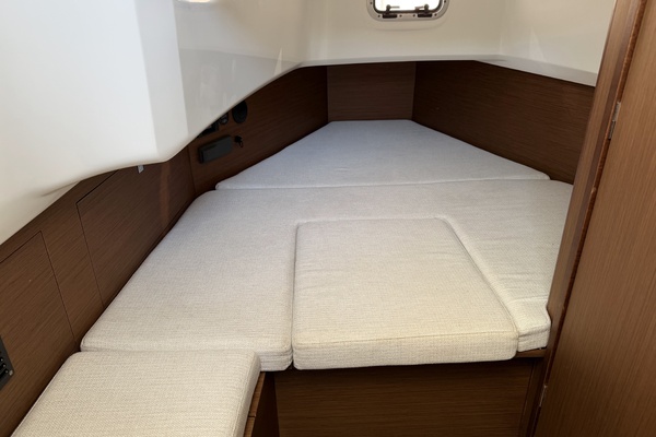 29ft Jeanneau Yacht For Sale