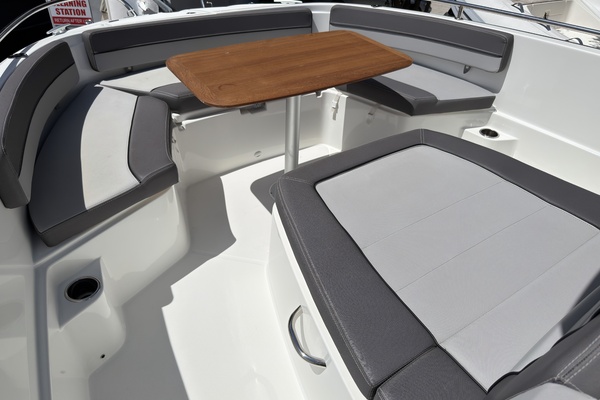 29ft Jeanneau Yacht For Sale