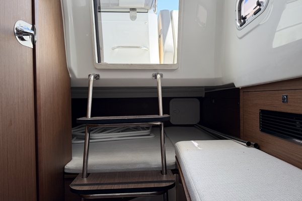 29ft Jeanneau Yacht For Sale