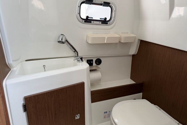 29ft Jeanneau Yacht For Sale