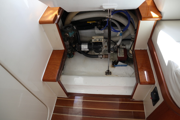 Marlow 37 - MI-DI - Storage under stairs