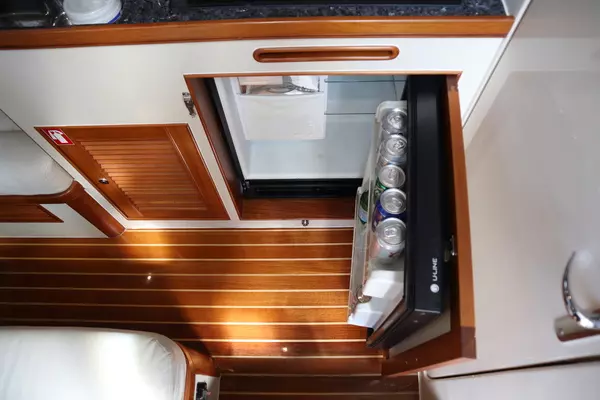 Marlow Prowler Havana 375 Yacht For Sale