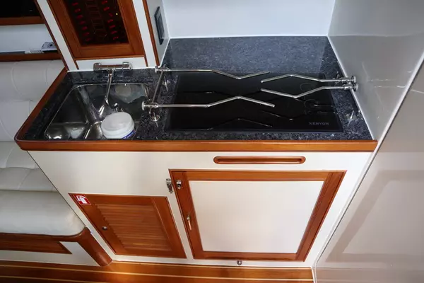 Marlow Prowler Havana 375 Yacht For Sale