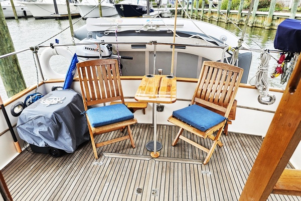 Dawn Treader 32ft Grand Banks Yacht For Sale