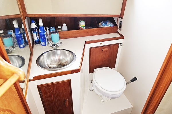 Dawn Treader 32ft Grand Banks Yacht For Sale