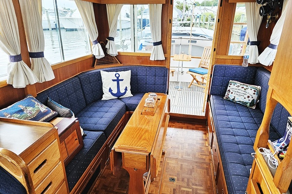 Dawn Treader 32ft Grand Banks Yacht For Sale