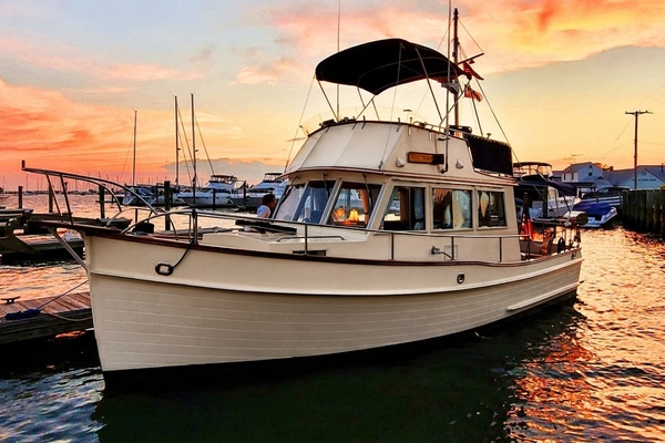 Dawn Treader 32ft Grand Banks Yacht For Sale