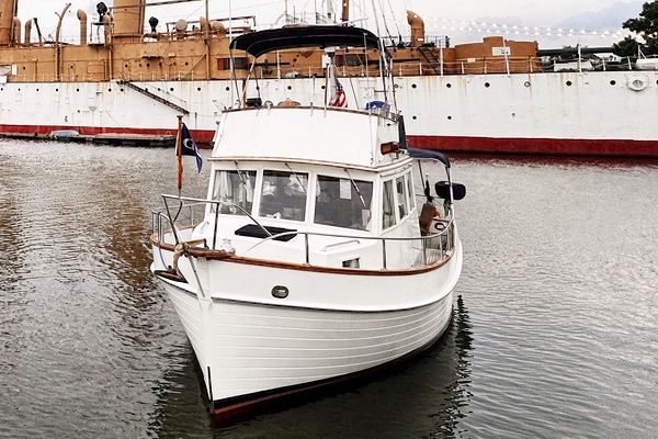 Dawn Treader 32ft Grand Banks Yacht For Sale