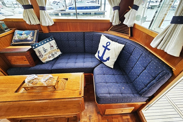Dawn Treader 32ft Grand Banks Yacht For Sale