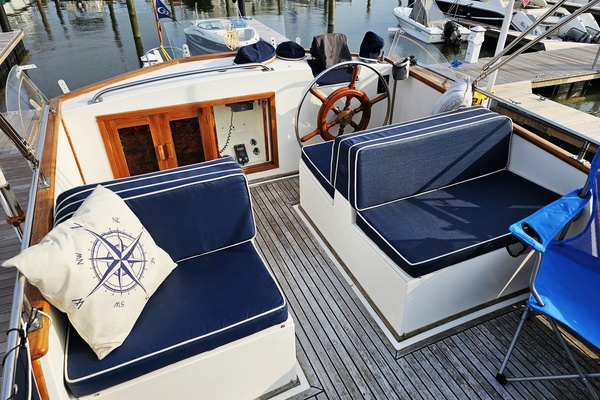 Dawn Treader 32ft Grand Banks Yacht For Sale