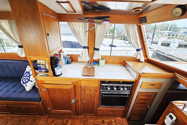 Dawn Treader 32ft Grand Banks Yacht For Sale