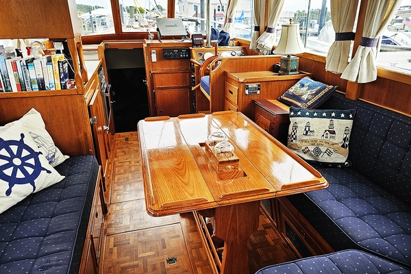 Dawn Treader 32ft Grand Banks Yacht For Sale