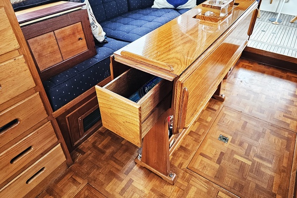 Dawn Treader 32ft Grand Banks Yacht For Sale