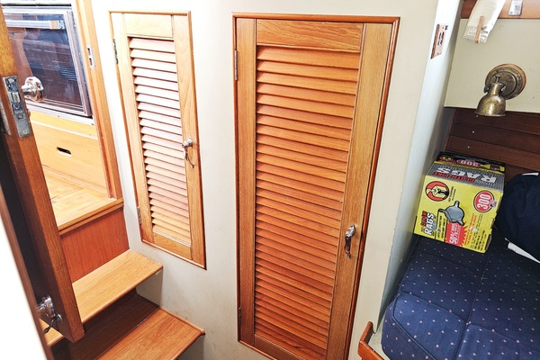 Dawn Treader 32ft Grand Banks Yacht For Sale