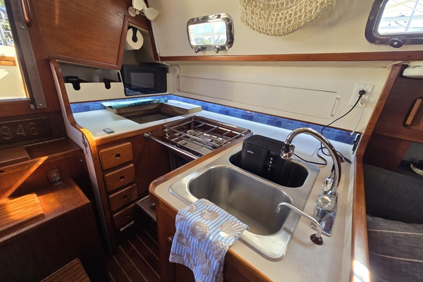 La Sirena 35ft Caliber Yacht For Sale