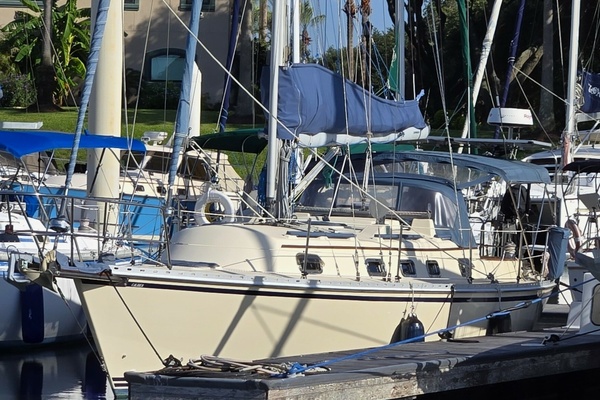 La Sirena 35ft Caliber Yacht For Sale