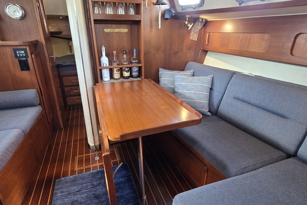 La Sirena 35ft Caliber Yacht For Sale