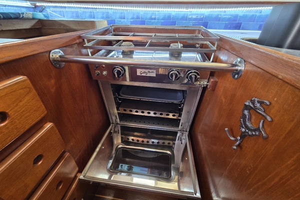 La Sirena 35ft Caliber Yacht For Sale