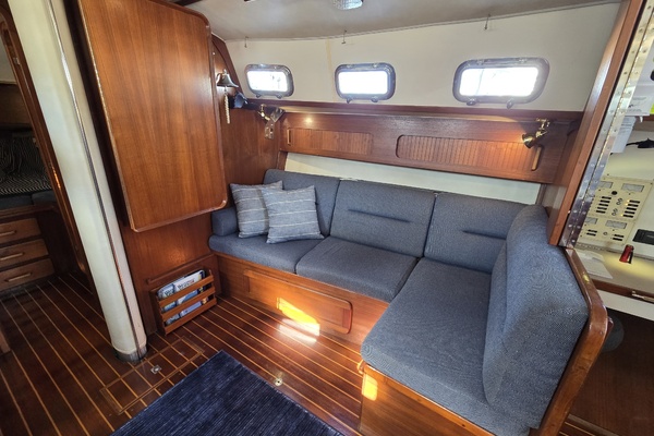 La Sirena 35ft Caliber Yacht For Sale