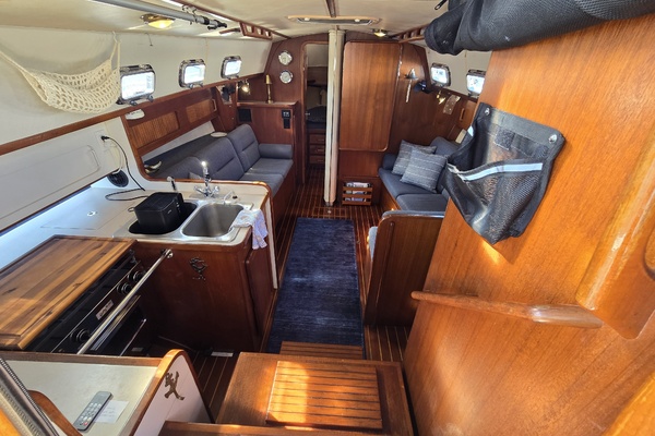 La Sirena 35ft Caliber Yacht For Sale