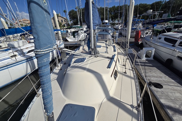 La Sirena 35ft Caliber Yacht For Sale