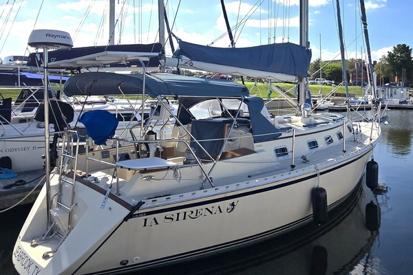 La Sirena 35ft Caliber Yacht For Sale
