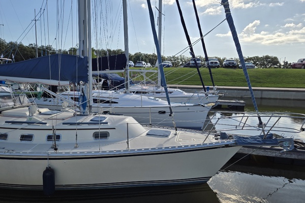 La Sirena 35ft Caliber Yacht For Sale